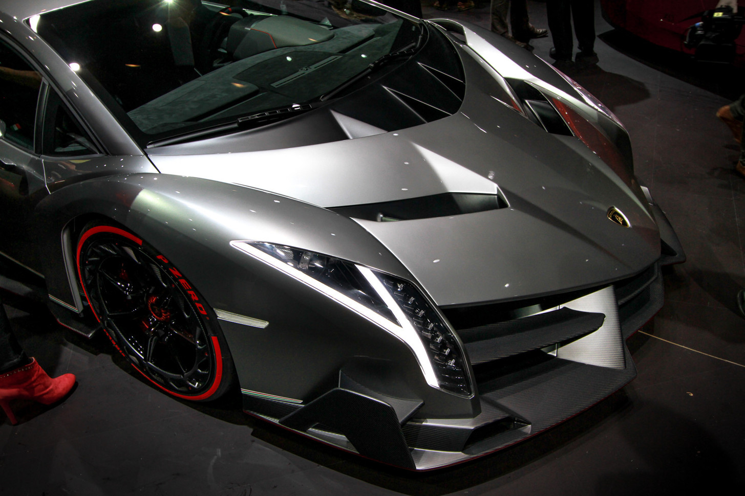     .  Lamborghini Veneno