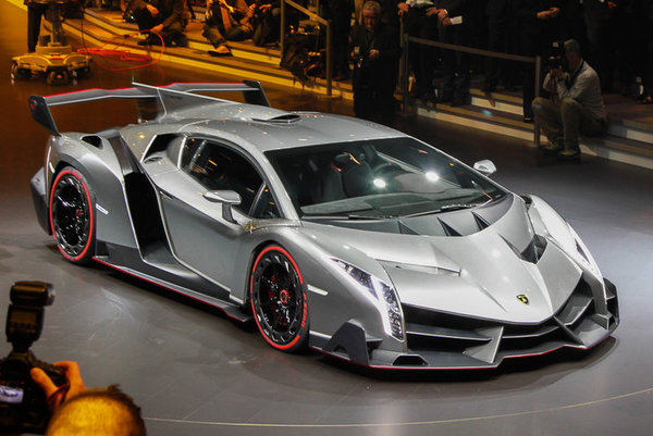   .  Lamborghini Veneno