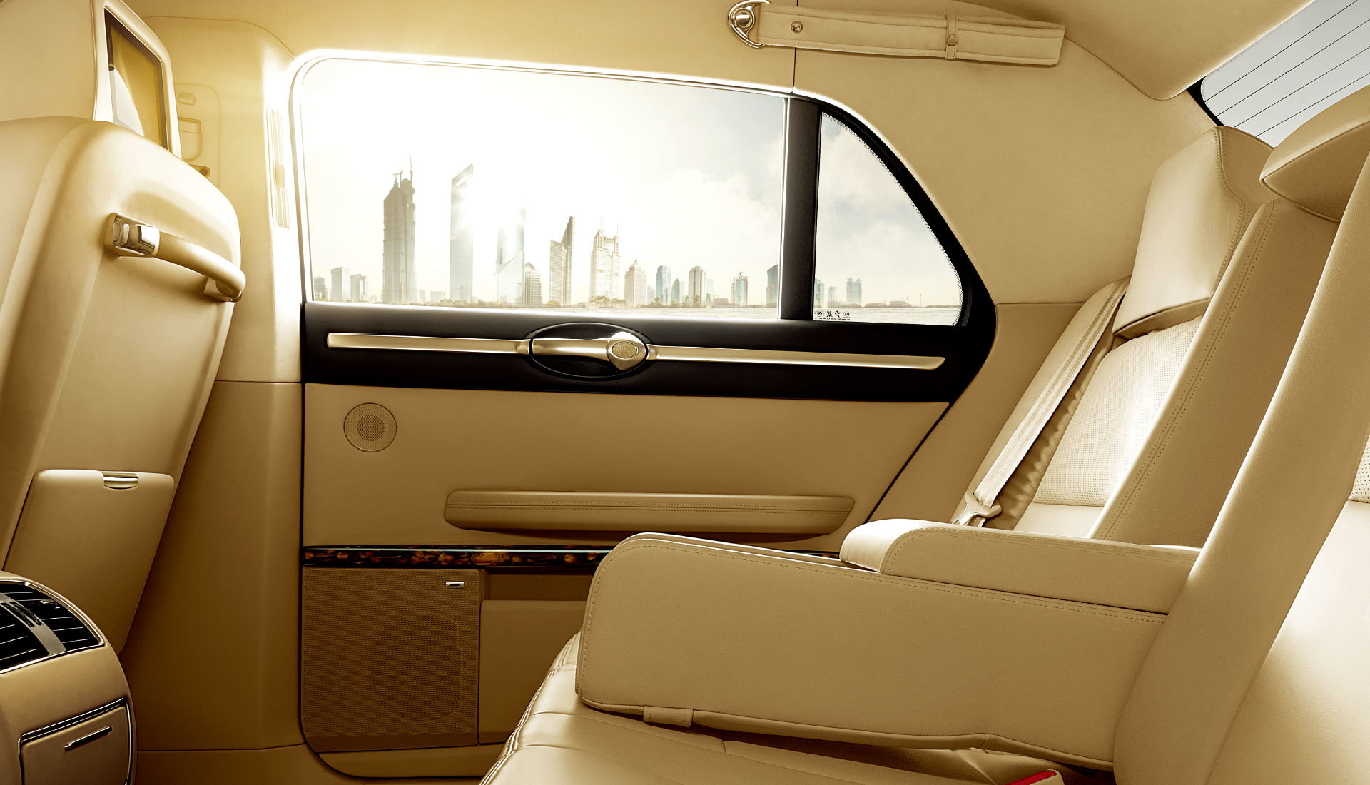  Hongqi ( ).  . 