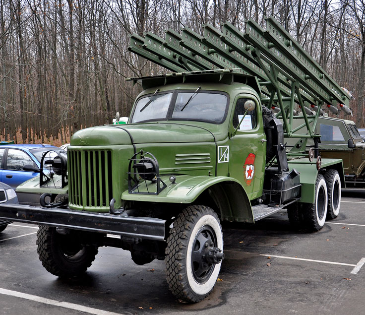 ЗИС-151 — грузовой автомобиль повышенной проходимости. Колёсная формула 6???6