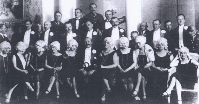    , 1930     30-  20 . 