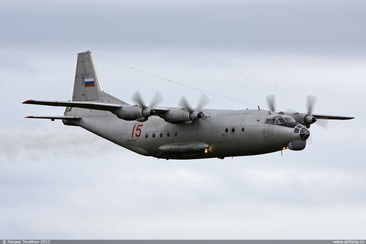 Самолет АН-12. Советский военно-транспортный самолёт