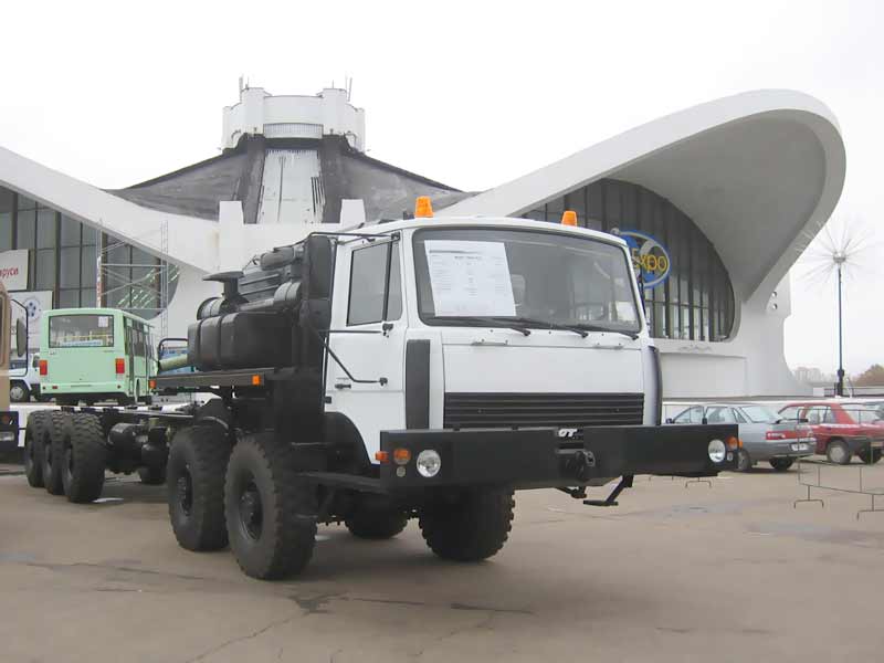 Колесный тягач МЗКТ-7004-011 грузоподъемностью 40 тонн.! Фото. Картинка