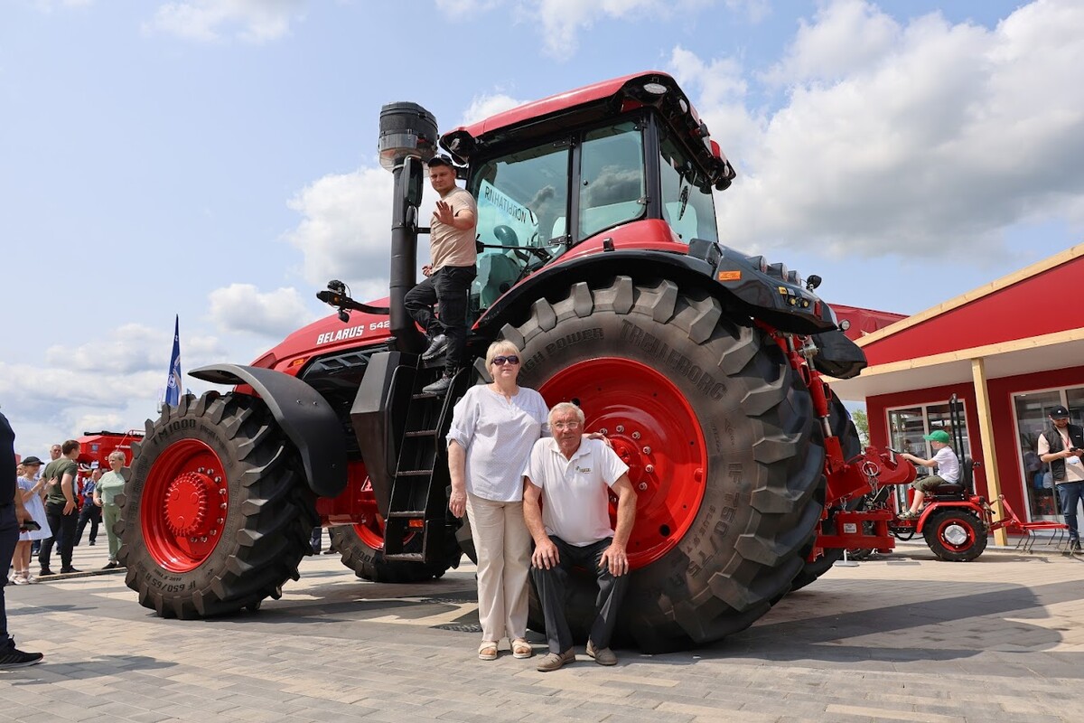 ������� Belarus-5425. ����. ��������