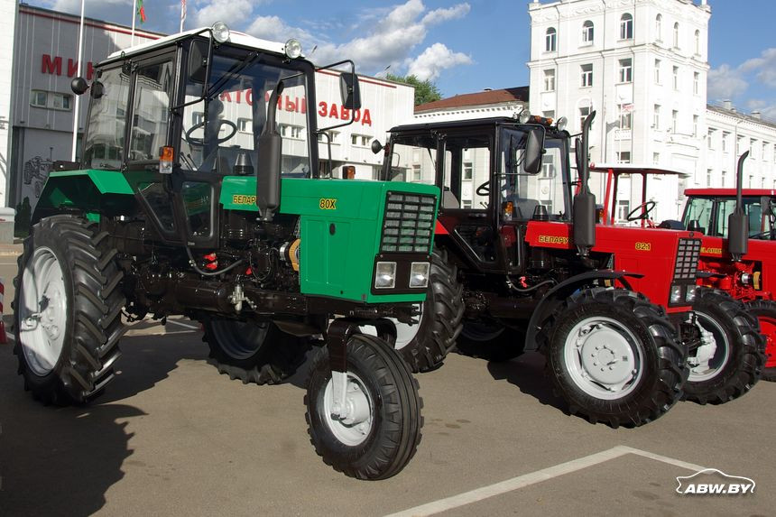 Минский тракторный завод. трактор Беларус-80Х. фото. Картинка