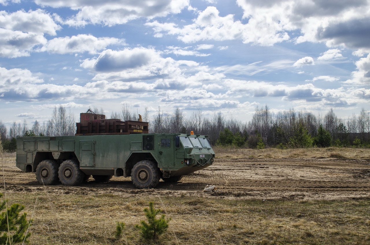МЗКТ-6922 колесное шасси для зенитно-ракетных комплексов. Фотографии. Картинка