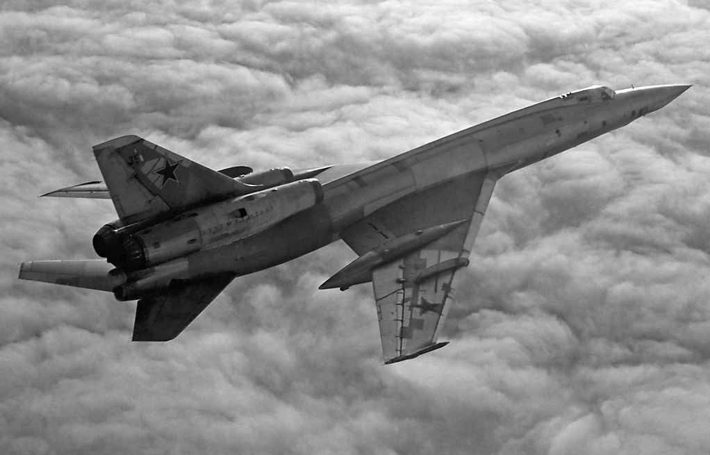 Ту-22 — советский дальний тяжёлый сверхзвуковой самолёт конструкции КБ Туполева.