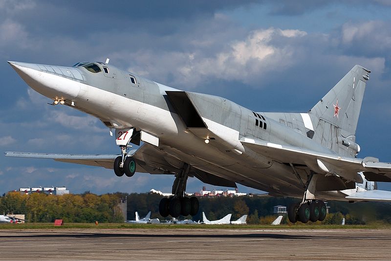 Самолет Ту-22М — советский дальний сверхзвуковой ракетоносец-бомбардировщик