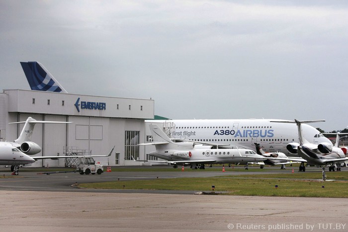 лайнер А380. самый большой в мире пассажирский лайнер. Картинка. Фотография
