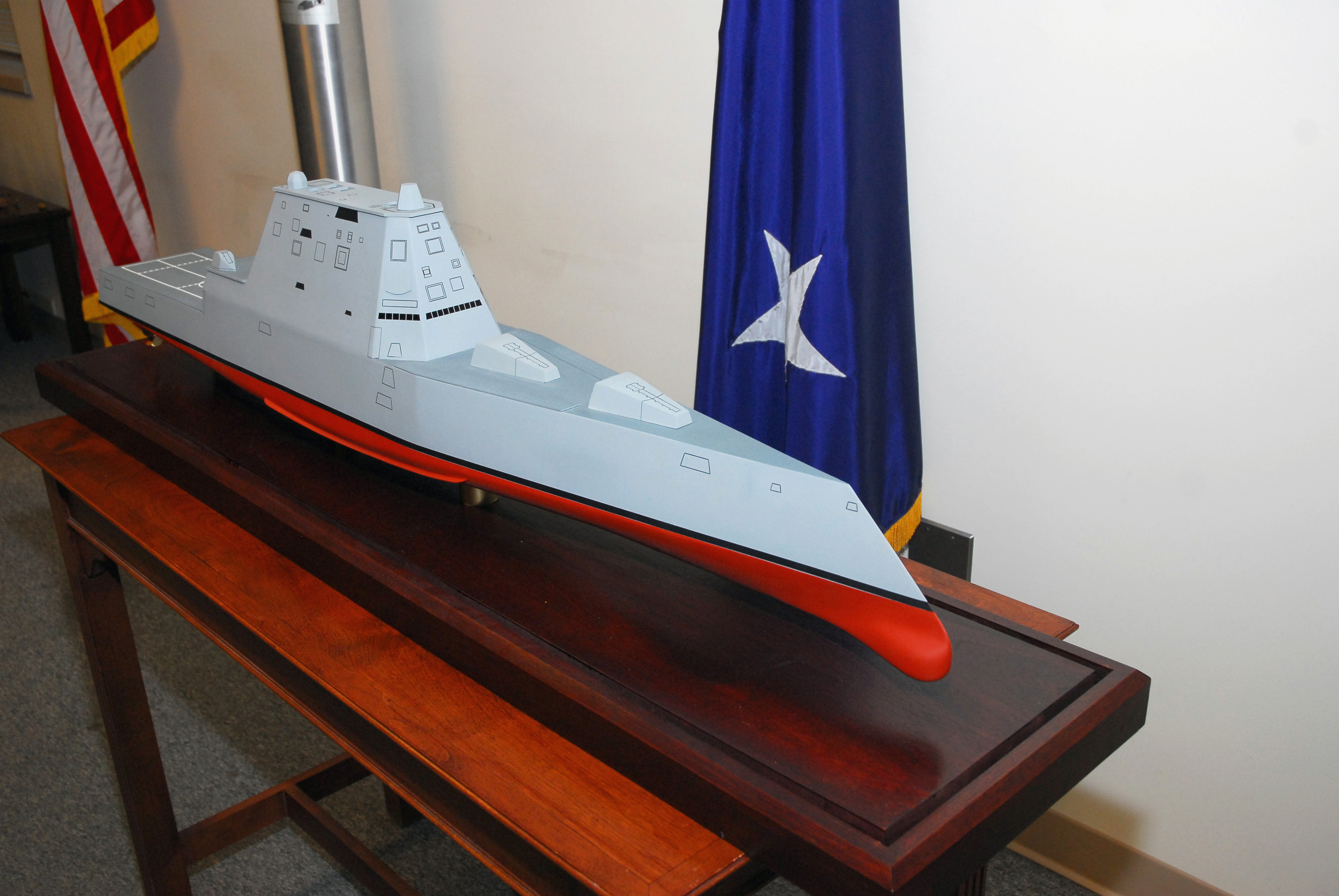   USS Zumwalt DDG-1000.      . -    . 