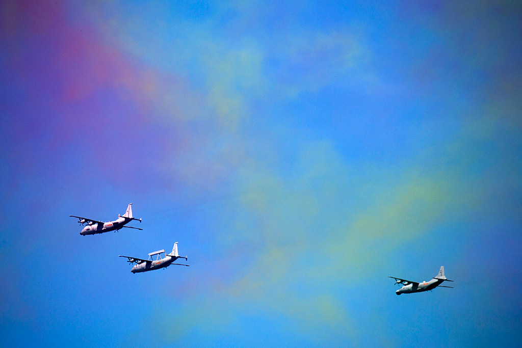   Shaanxi Y-8    .