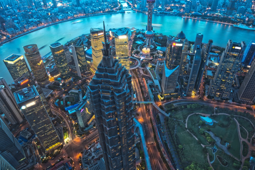 Лучшая для панорамного вида города смотровая площадка в Shanghai World Financial Center. фото.