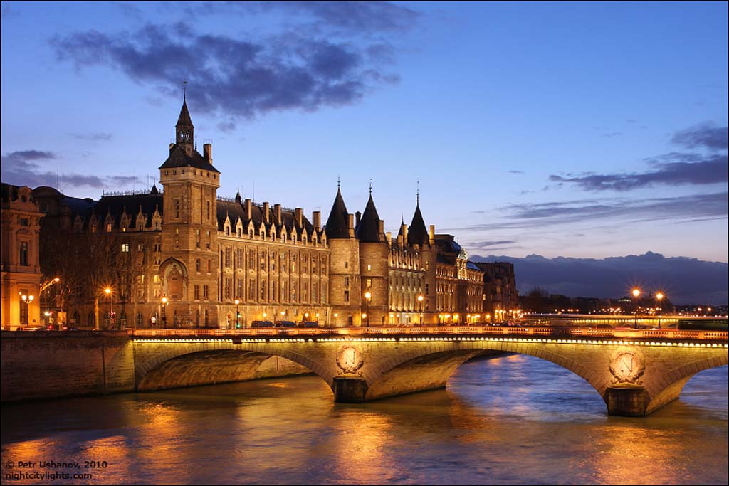 http://www.nemiga.info/karta/paris/foto-louvre.jpg