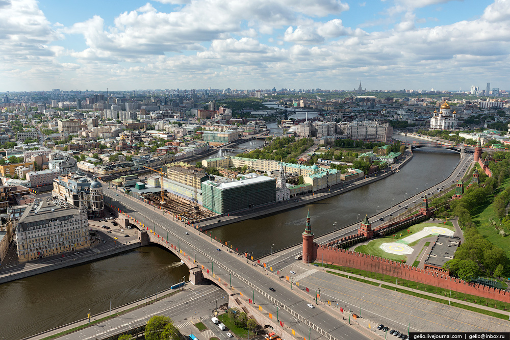 Москва. Кремлевская набережная. Фотография.