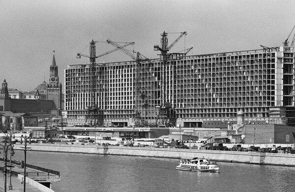 Строительство гостинцы Россия, 1965. фото