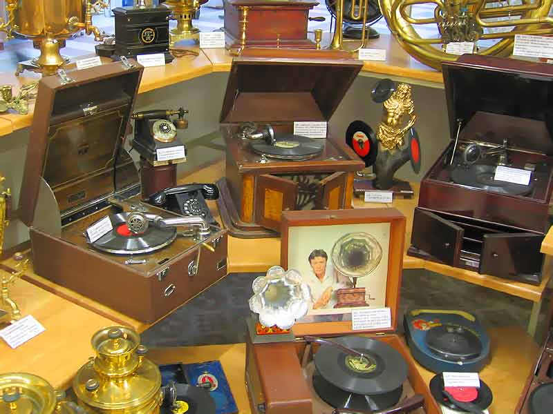  .     -- .   -   60-80 ....  40- . .     19-20  