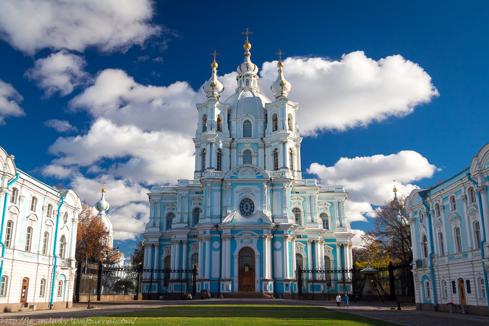 Шедевры русской архитектуры. Смольный собор.. Фото. Картинка