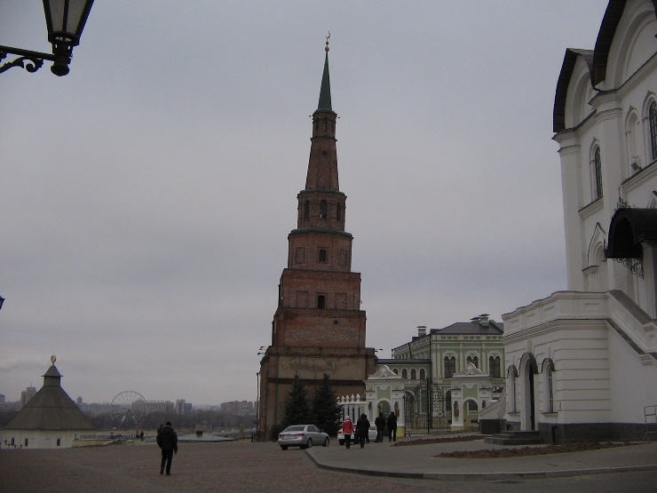 фото. Башня Сююмбеки в Казанском кремле. Картинка