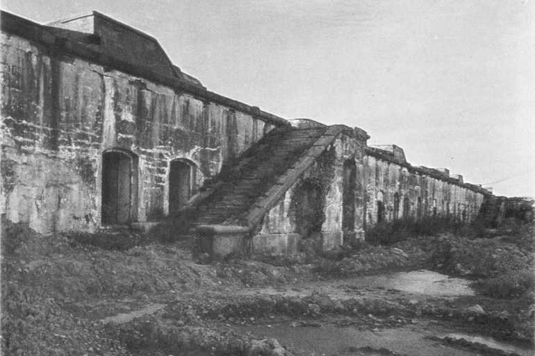 фото. Казематы форта «Константин». 1987 год