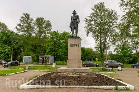 фото. Памятник Петру-1 в Шлиссельбурге