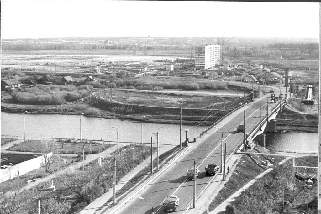 ��������� � 1975 ���� �������� ������ ���