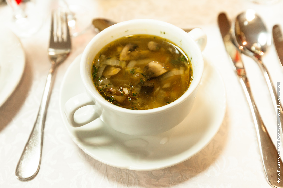 Обед на теплоходе Н.А.Некрасов