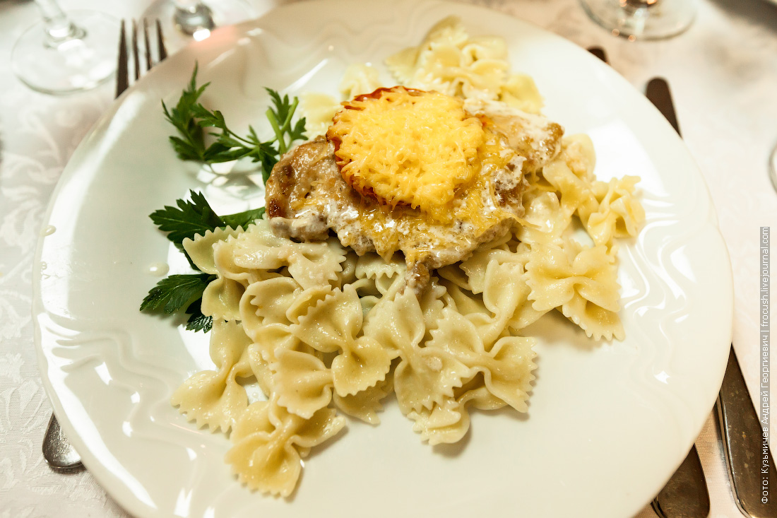 Обед на теплоходе Н.А.Некрасов