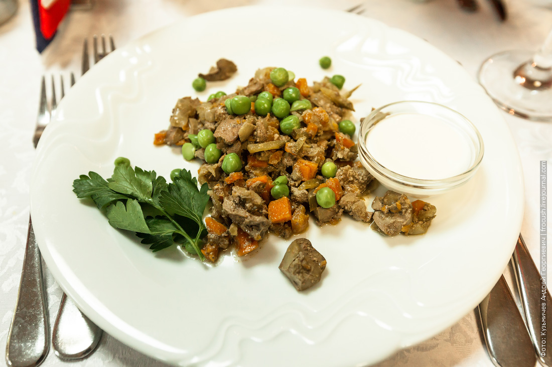 Салат с куриной печенью на теплоходе Н.А.Некрасов