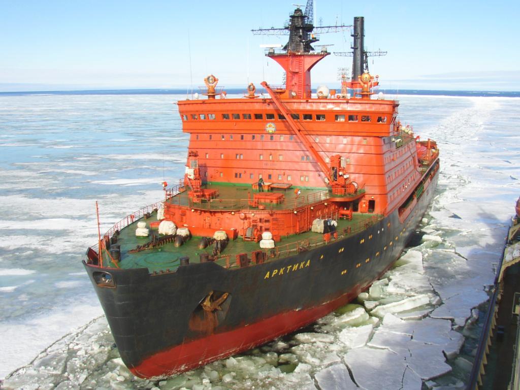 Мурманский морской порт подтверждает свое стратегическое значение быть воротами Арктики.  Города России.
