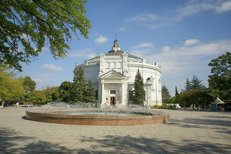 Здание музея-панорамы в Севастополе. Панорама «Оборона Севастополя». 