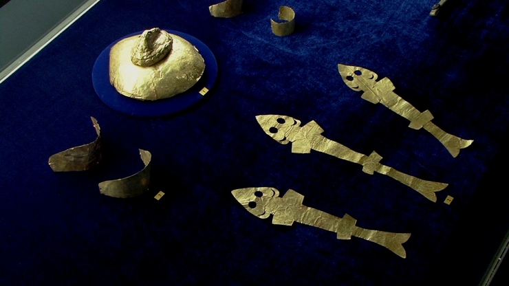  При раскопках обнаружено скифское захоронение вождя, содержавшее более 6000 изделий из золота, весом более 20 