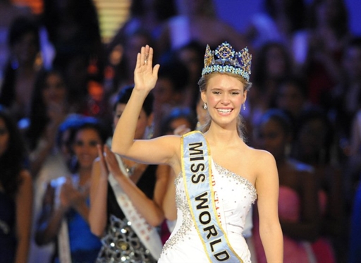   Alexandria Mills       2010. Miss World. .  . Photo. Foto 